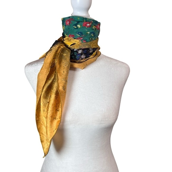 Gustav Klimt The Kiss 100% Silk Scarf Artsy Career Wearable Art Gift 33" Square - Picture 7 of 8